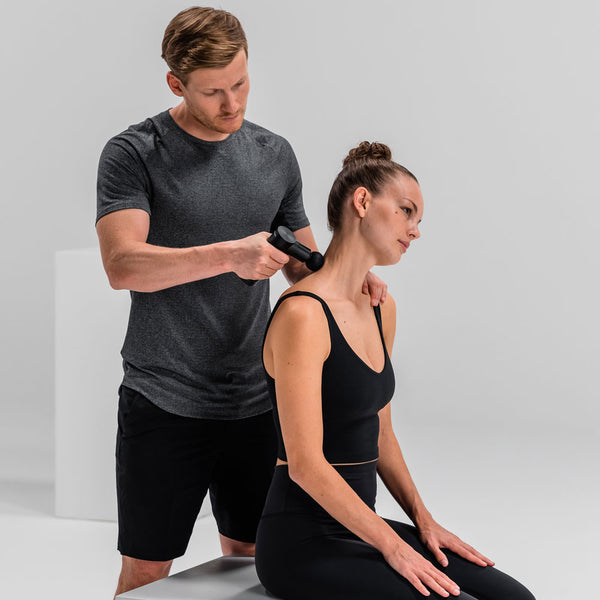 Pistola de Masaje de Vibración para Activación y Recuperación Muscular – Blackroll Fascia Gun
