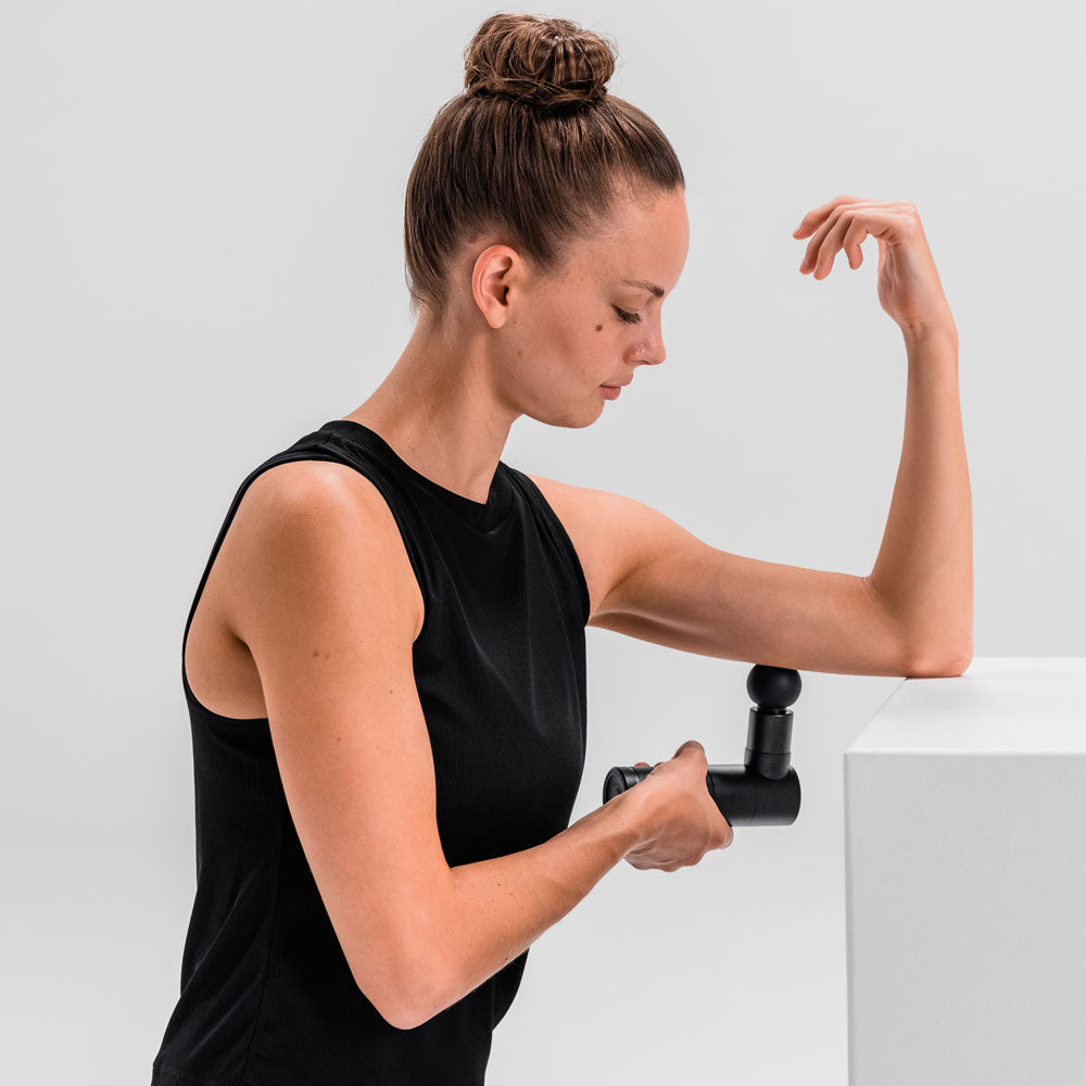 Pistola de Masaje de Vibración para Activación y Recuperación Muscular – Blackroll Fascia Gun