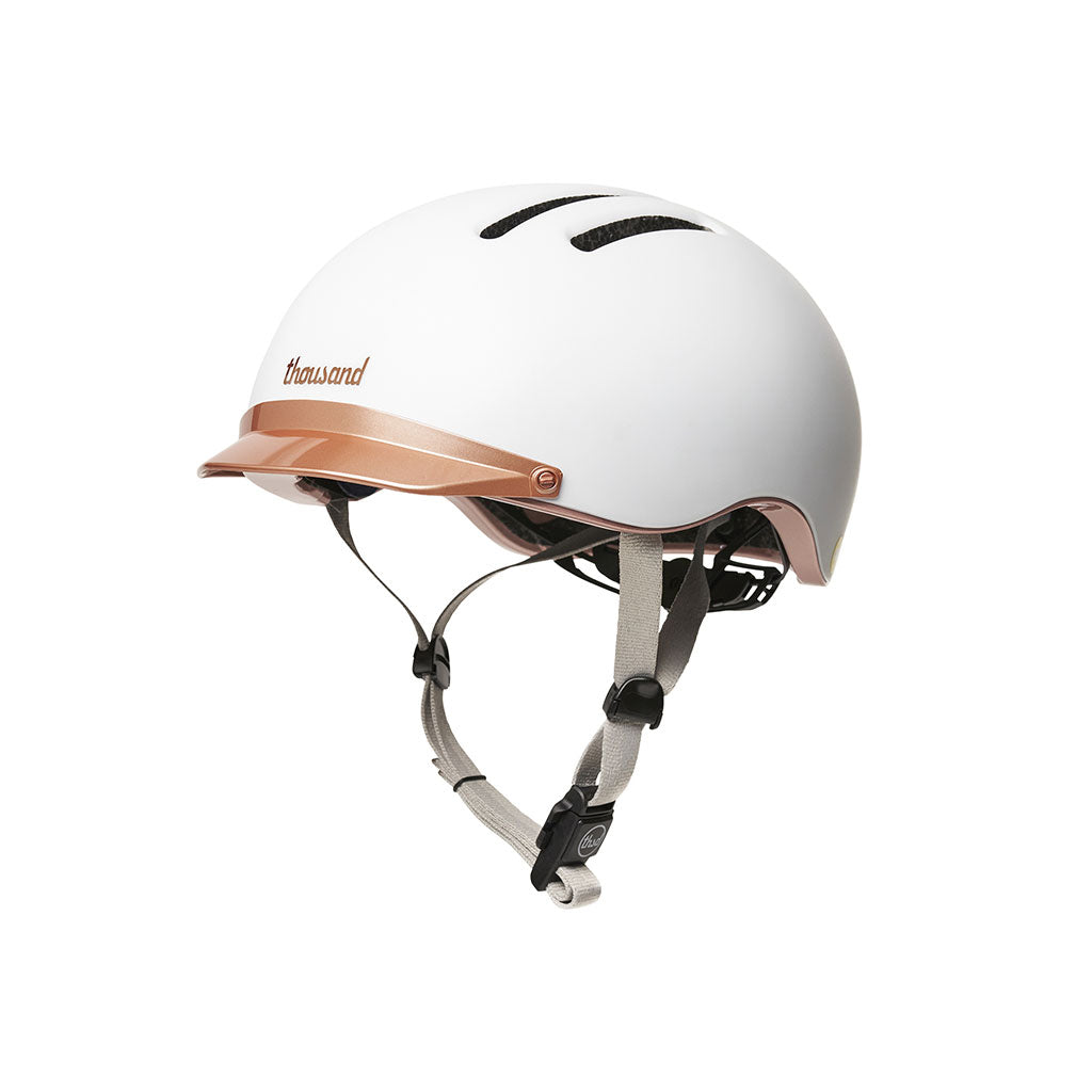 Casco Thousand Chapter Supermoon White - W&W Movilidad para tu ciudad