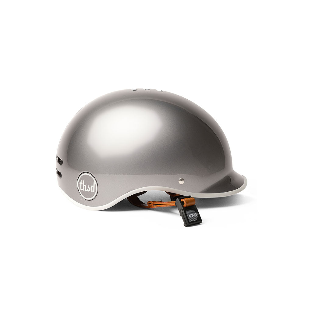 Casco Thousand Polished Titanium - W&W Movilidad para tu ciudad